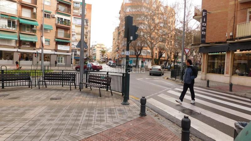 Foto aafe4e6f-fc82-4ce4-843e-cca8fd7d70b4. Location local commercial dans calle concha espina 33 dans Granada