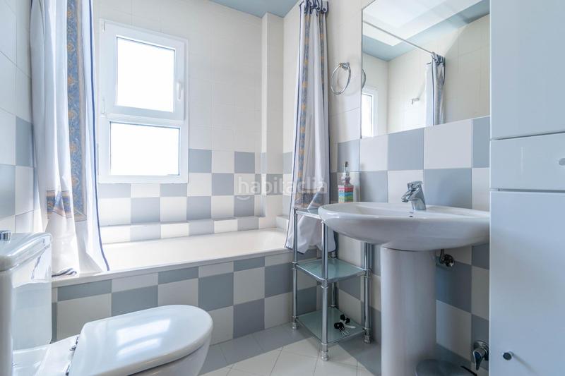 Foto 2e49d3ba-fe3f-4b5e-9921-c302fd46d924. Chalet con riscaldamento parcheggio piscina in Albolote