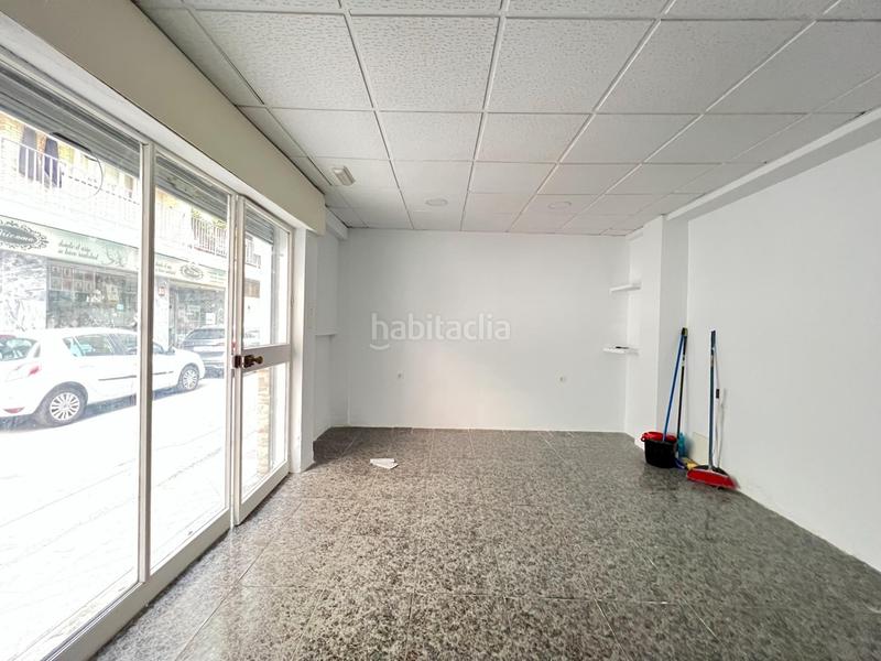 Foto de0eeddd-1bf1-45c0-8792-7ff8dc3583df. Rent business premise in calle concha espina 33 in Granada