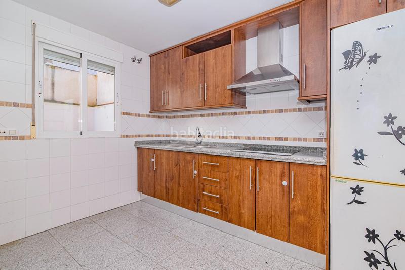 Foto 32c077bd-b7bc-45e1-b75b-03790f8554be. Maison avec parking dans San Antón Armilla