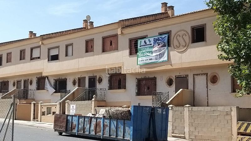 Foto 536618cb-3a63-4007-8fa2-42555afe86f5. Casa amb aparcament a Láchar