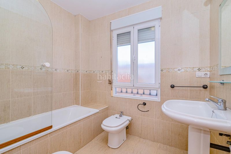 Foto 9bbed422-ed3e-48c3-9fef-2e947c5d53f4. Casa amb aparcament a San Antón Armilla