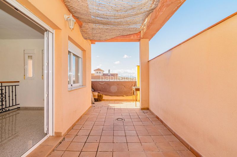 Foto c9ec481b-5ada-4129-9215-63329a69cdce. Casa amb aparcament a San Antón Armilla