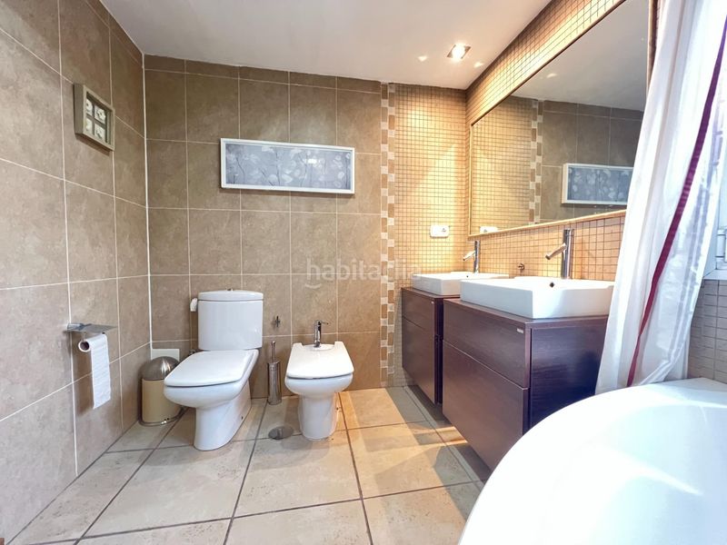 Foto bc2bdc57-781a-4a14-bb86-ca4ece309ea5. Casa adossada amb calefacció aparcament piscina a Gabias (Las)