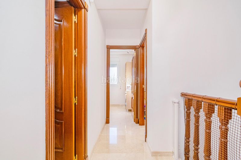 Foto e52355e7-c57b-4bd6-85b0-a8fa7f6080e1. Casa adossada amb calefacció aparcament a San Miguel Armilla