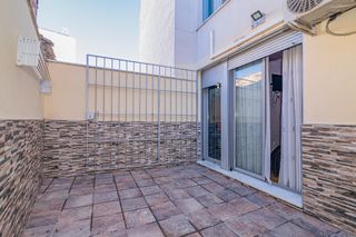 Appartement  Calle. Venta de piso en peligros 3 dormitorios,2 baños, patio, ascensor