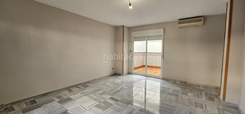 Foto b3c3582d-5b09-4fac-86f7-1b1b878e3c26. Casa adossada amb calefacció aparcament a Maracena