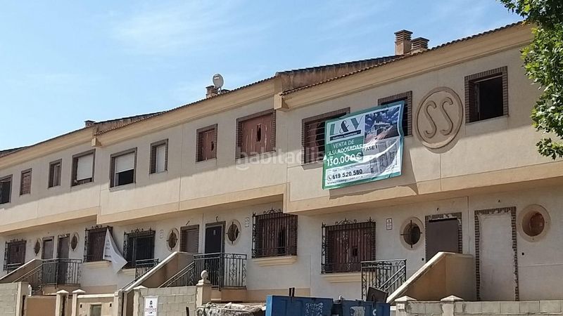 Foto bf5bb8a2-39d5-452a-a713-cce89c4de195. Casa amb aparcament a Láchar