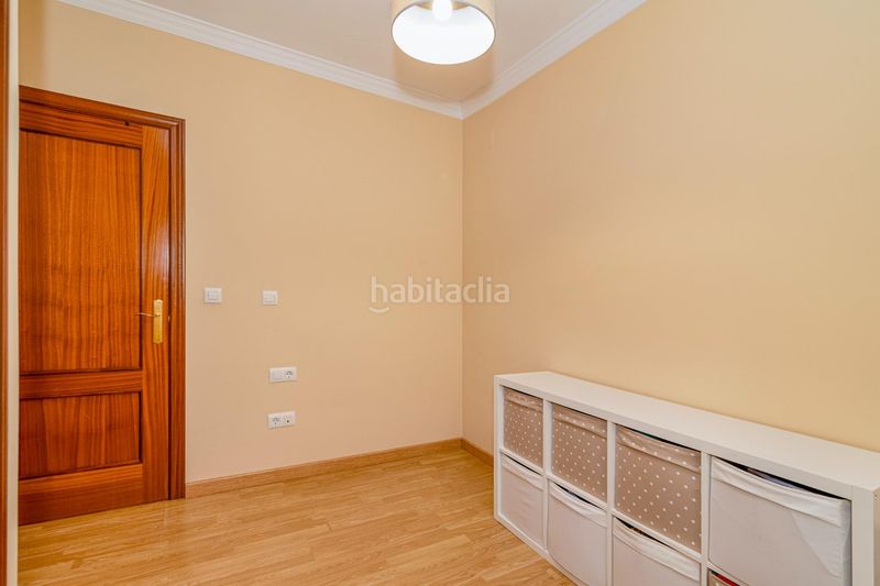 Foto 4cc9bd0b-3c4e-4c4c-ad8f-2a30dc3a9b6a. Pis amb aparcament a Albolote
