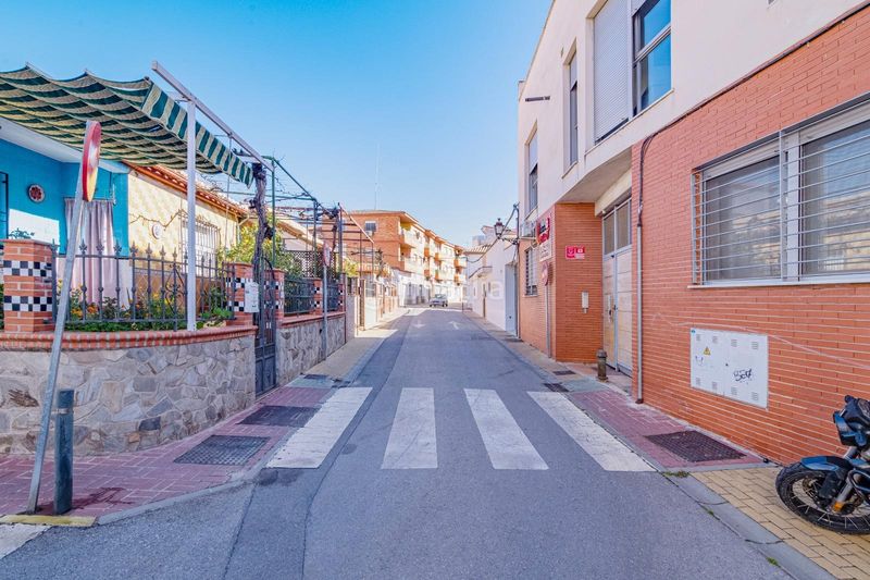 Foto 78781c09-2781-499e-88e1-0232379ac4bd. Pis a calle Peligros a Peligros