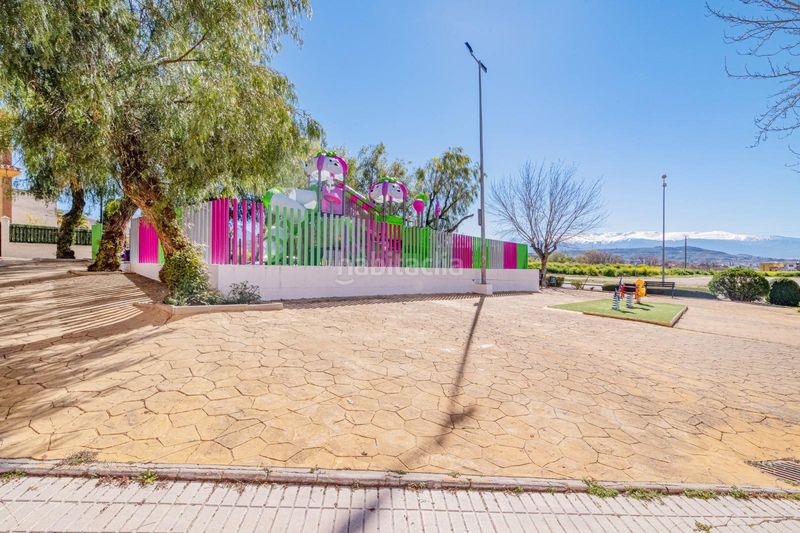 Foto bd780fc7-2d22-4c56-8858-e0c3b2bd6513. Pis a calle Peligros a Peligros