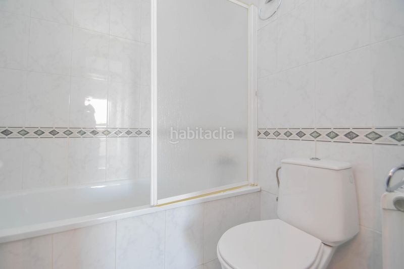 Foto b3673a13-fa08-46bc-a221-ebc233fa74d5. Pis amb calefacció piscina a Cerrillo de Maracena - Periodistas Granada