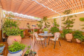 Casa adossada  Victor manuel (be). Fantástica casa adosada con gran patio, sótano habitable y excel