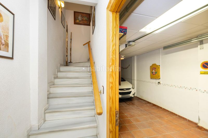 Foto 4c3daffe-e503-4431-804a-f7133e90972b. Casa adossada amb aparcament a Maracena