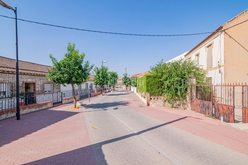 Foto 61cd724d-6c33-4e3b-949a-7f0c3e0ed487. Casa amb aparcament a Ambroz Vegas del Genil