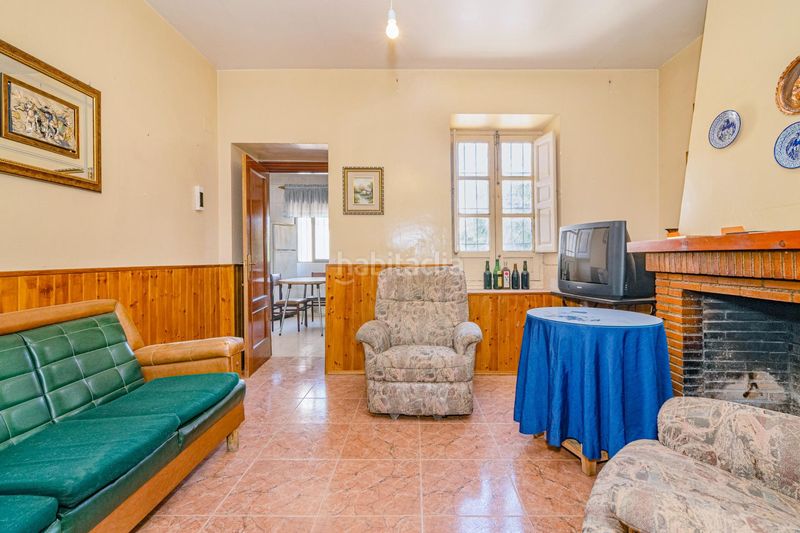 Foto c2b02f51-0b9d-4df6-860b-3afda2d4f0ed. Casa amb aparcament a Ambroz Vegas del Genil