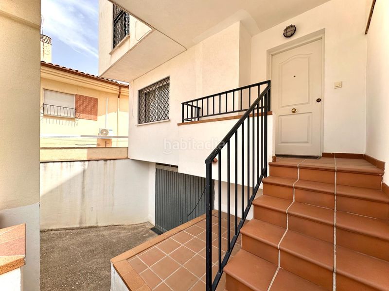 Foto a290d47a-1f1d-4dff-98c9-542f05f63f01. Casa adossada amb calefacció aparcament a Huétor Vega