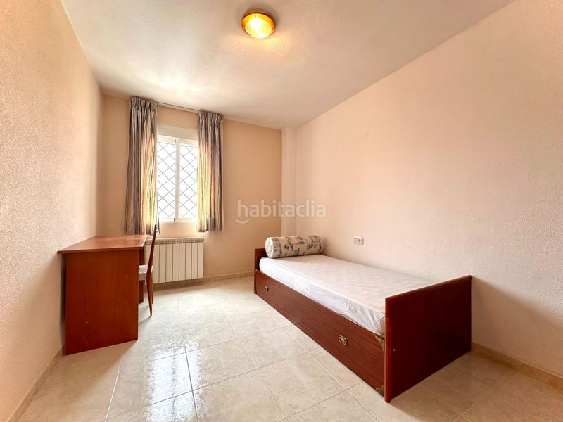 Foto b7b7ce70-c93c-413a-bbcd-3b3e4bcd5be8. Casa adossada amb calefacció aparcament a Huétor Vega