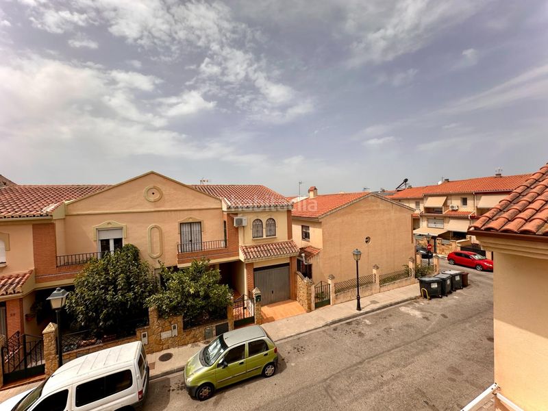 Foto ce4eee59-6e66-408f-aa1d-db69a4e4c9ad. Casa adossada amb calefacció aparcament a Huétor Vega