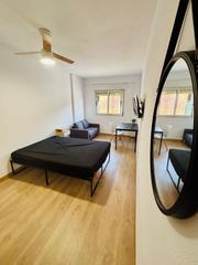 Pis  Calle hornillo de cartuja. Ocasion piso junto triunfo y hospital real