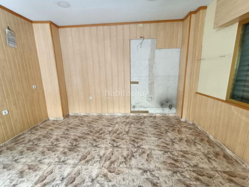 Foto c48bbdb9-a94c-4898-a7c8-cfc02d802384. Alquiler local comercial alquiler de local comercial en zona alhamar en Granada