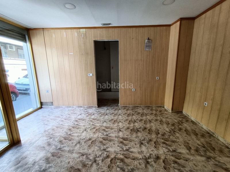 Foto f3b1dca3-7e58-42d1-b251-ee50173549e0. Alquiler local comercial alquiler de local comercial en zona alhamar en Granada