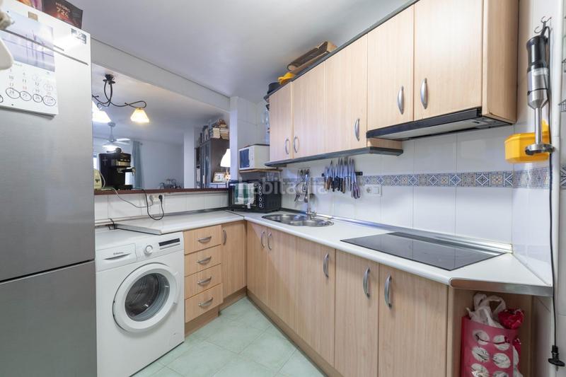 Foto f64216b9-b5f3-45c1-8f3b-3436502d47ae. Pis amb aparcament a Maracena