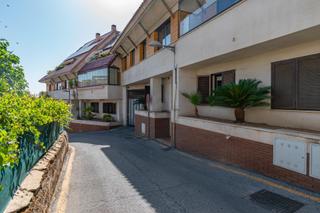 Àtic  Calle de granada. Ático dúplex en venta en el barrio de monachil.