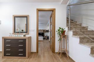 Casa adossada en Plaza de la constitucin 5. Comodidad calidad y ubicacion perfecta tu nueva casa