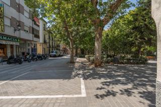 Appartement  Calle fabrica vieja. Céntrico piso en tercera planta de 3 dormitorios, baño y balcón