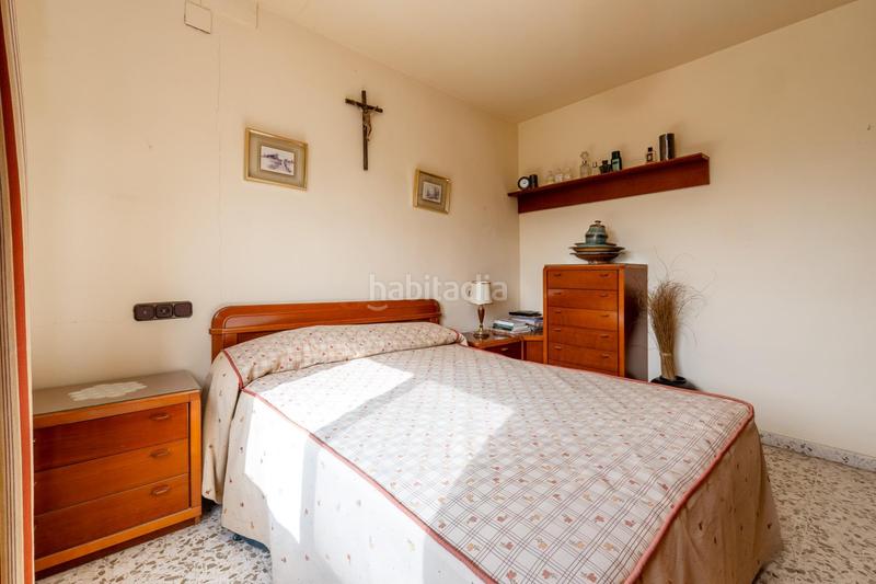 Foto 5f520f65-8b9a-46a2-87ee-d374f6285e11. Chalet en camino de la barrera (far) 58 el Fargue 2000 metros de parcela segregable con chalet de 178m en tres plantas mas nave de 90 metros en Granada