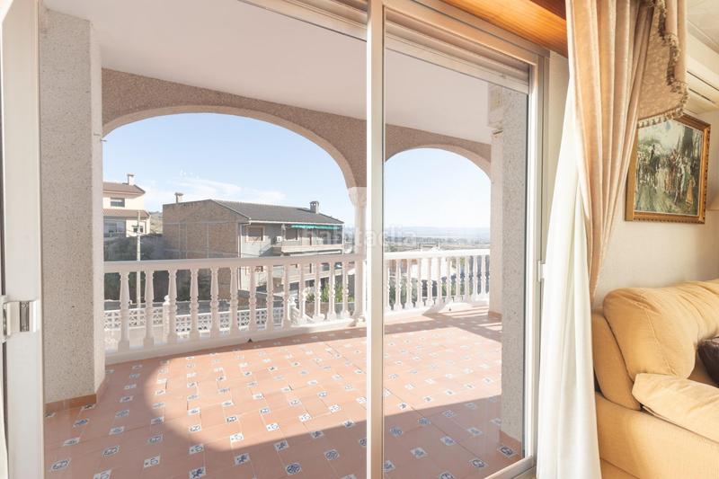 Foto d70dcd56-e085-4b20-8773-1cd0839b8a28. Casa pareada amplio pareado en vega de granada tu nuevo hogar espera por ti en Jun