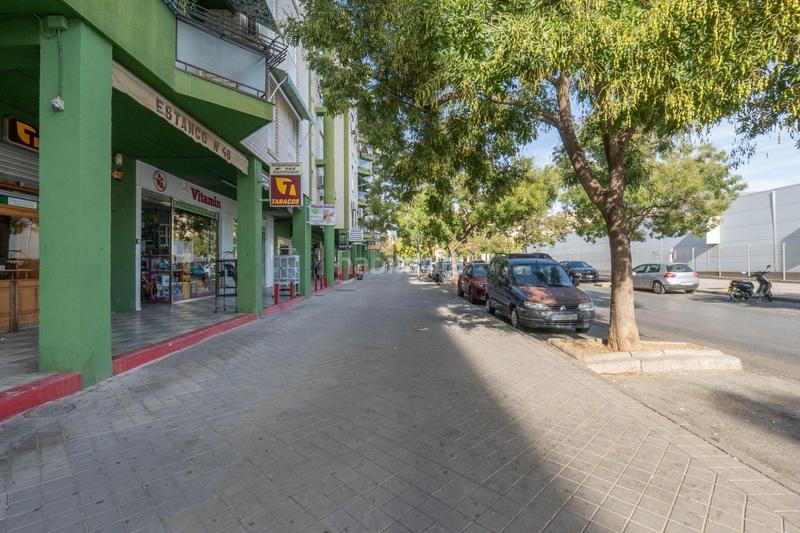 Foto 7454c660-6d82-4f03-80b8-9cf8ba9eae40. Local comercial a calle profesor francisco dalmau 11 a Granada