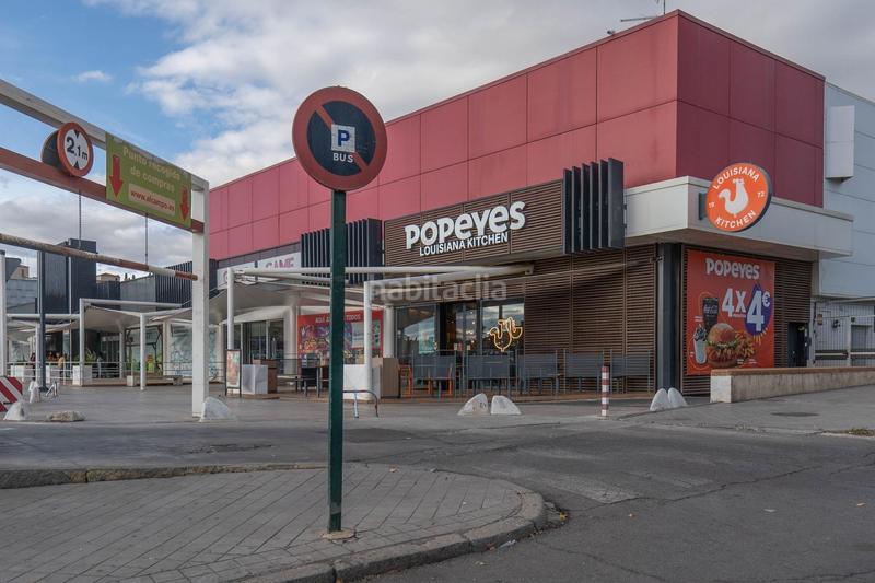 Foto fc902aa1-d657-4ccd-ae54-dc598bd63859. Local comercial a calle profesor francisco dalmau 11 a Granada