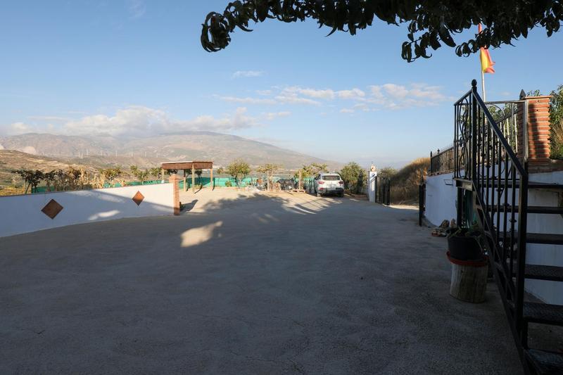 Foto 60e3538d-cc9c-49e0-84c1-e45d29a8893b. Casa amb aparcament a Albuñuelas