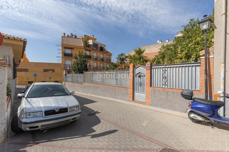 Foto 982b2eba-f47a-4ae6-81be-6263933c135f. Chalet con riscaldamento parcheggio in La Zubia Ciudad Zubia (La)