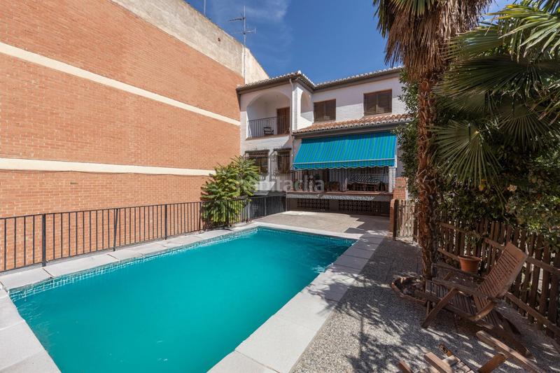 Foto df30880e-a027-45f9-9381-661b8b989e7a. Chalet con riscaldamento parcheggio in La Zubia Ciudad Zubia (La)