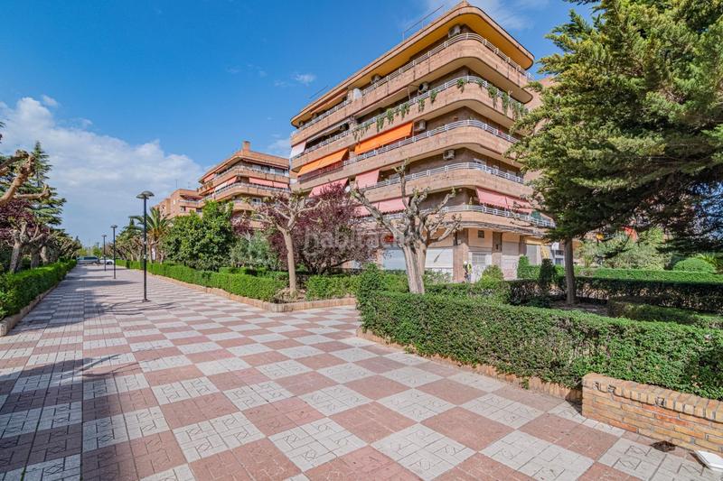 Foto 10f72580-bd46-4f54-af21-e35359f846f8. Alquiler apartamento moderno apartamento en alquiler en zona parque del genilneptunoarabial en Granada