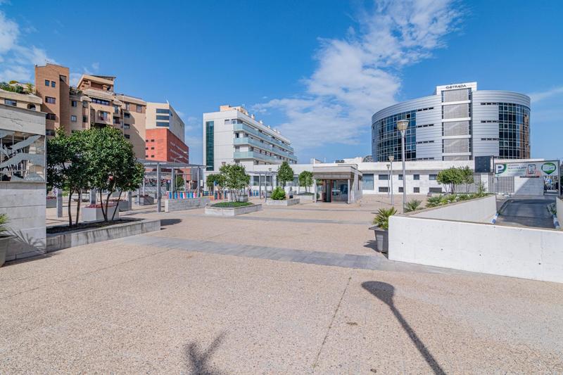 Foto 22179d99-61b2-4bd5-82c9-51b222a97f71. Alquiler apartamento moderno apartamento en alquiler en zona parque del genilneptunoarabial en Granada