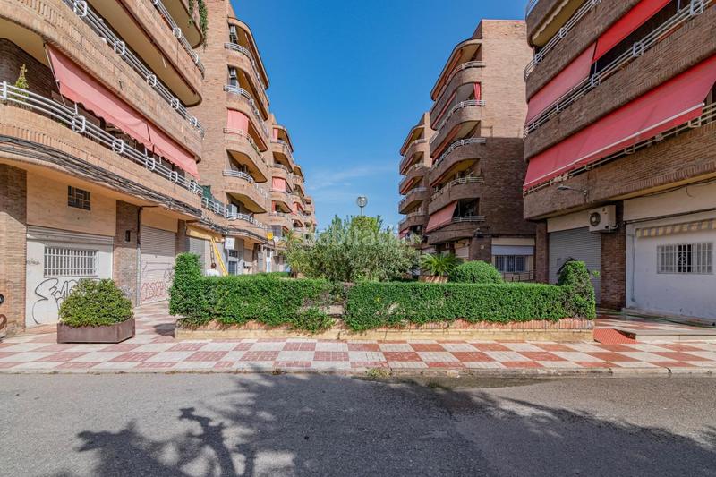 Foto 60fd07fa-1c1f-4389-8d35-4e1ccc1ca8a9. Alquiler apartamento moderno apartamento en alquiler en zona parque del genilneptunoarabial en Granada