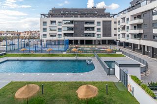 Pis  Calle darwin. Exclusiva vivienda en residencial nevada  urbanización de lujo j