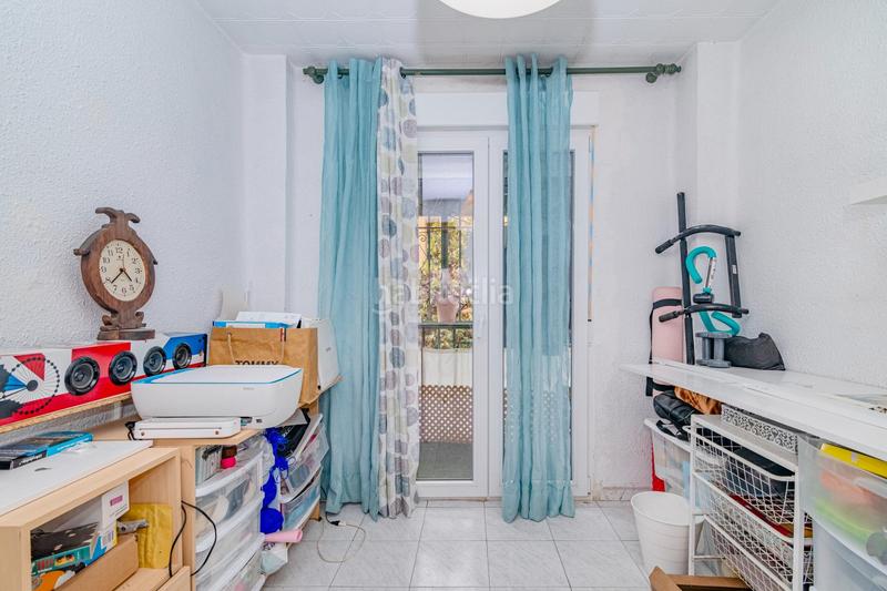 Foto 151dec01-d8f6-4583-a50e-f9baa8f44112. Piso  en la codiciada zona del genil capital en Granada