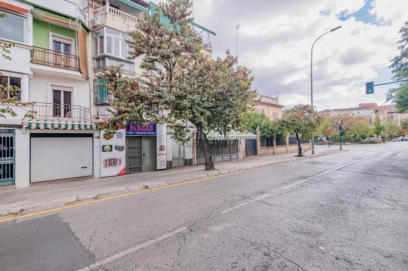 Foto d1e203ee-1370-4902-9915-99bf3875dd0e. Piso  en la codiciada zona del genil capital en Granada