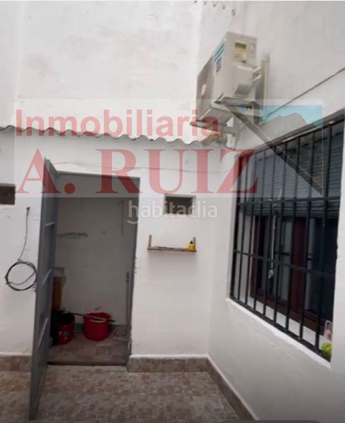 Foto 0a07a967-e3d1-47f2-b2c7-18f443e1451b. Pis amb xemeneia a Rute