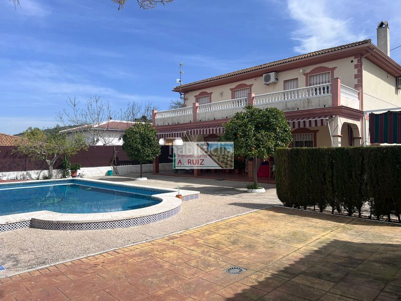 Foto 35bc71de-36a0-4819-8438-31397d5e9fe1. Xalet amb aparcament piscina a Cabra