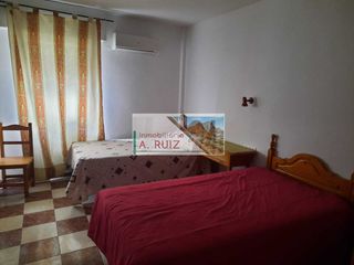 Edificio en Navas del Selpillar. Hotel, restaurante, salón de eventos, residencia o complejo turí