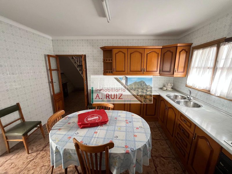 Foto c959214d-9da9-4fed-8154-3a2cb013cc91. Casa a Almedinilla