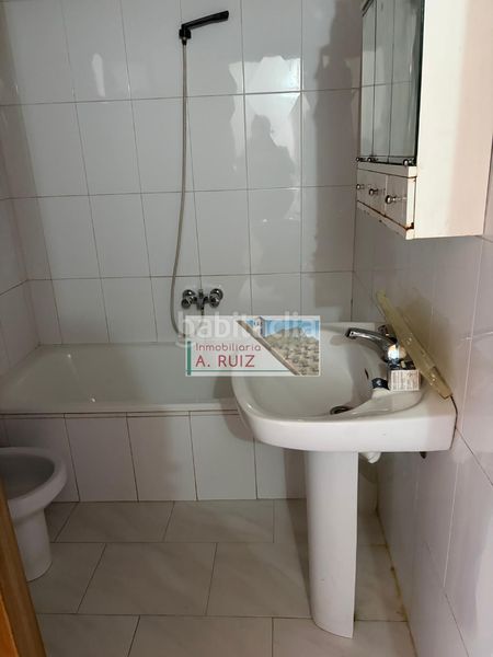 Foto 17037f50-617b-4b84-8be4-735ae329f0f9. Casa adossada a Almedinilla