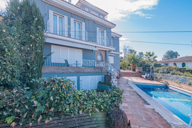 Foto c634a494-fe56-4a34-91d2-6a1de6ed048e. Chalet lujoso chalet en Barrio de la Vega Monachil