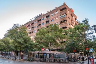Pis en Calle obispo hurtado 21. Piso en esquina plaza menorca